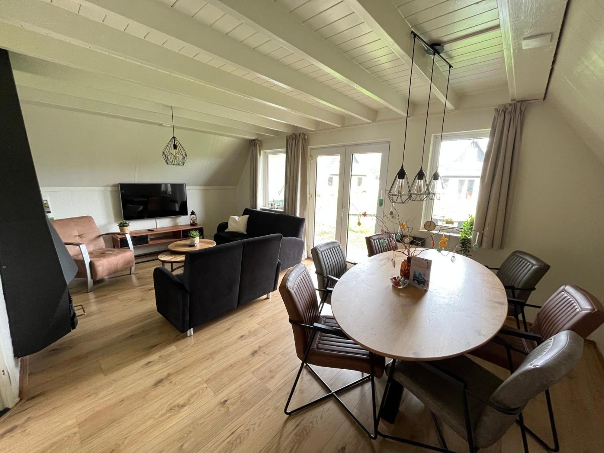 Vakantiepunt 142 - Moderne Vakantiewoning Aan Het Water! Gramsbergen المظهر الخارجي الصورة