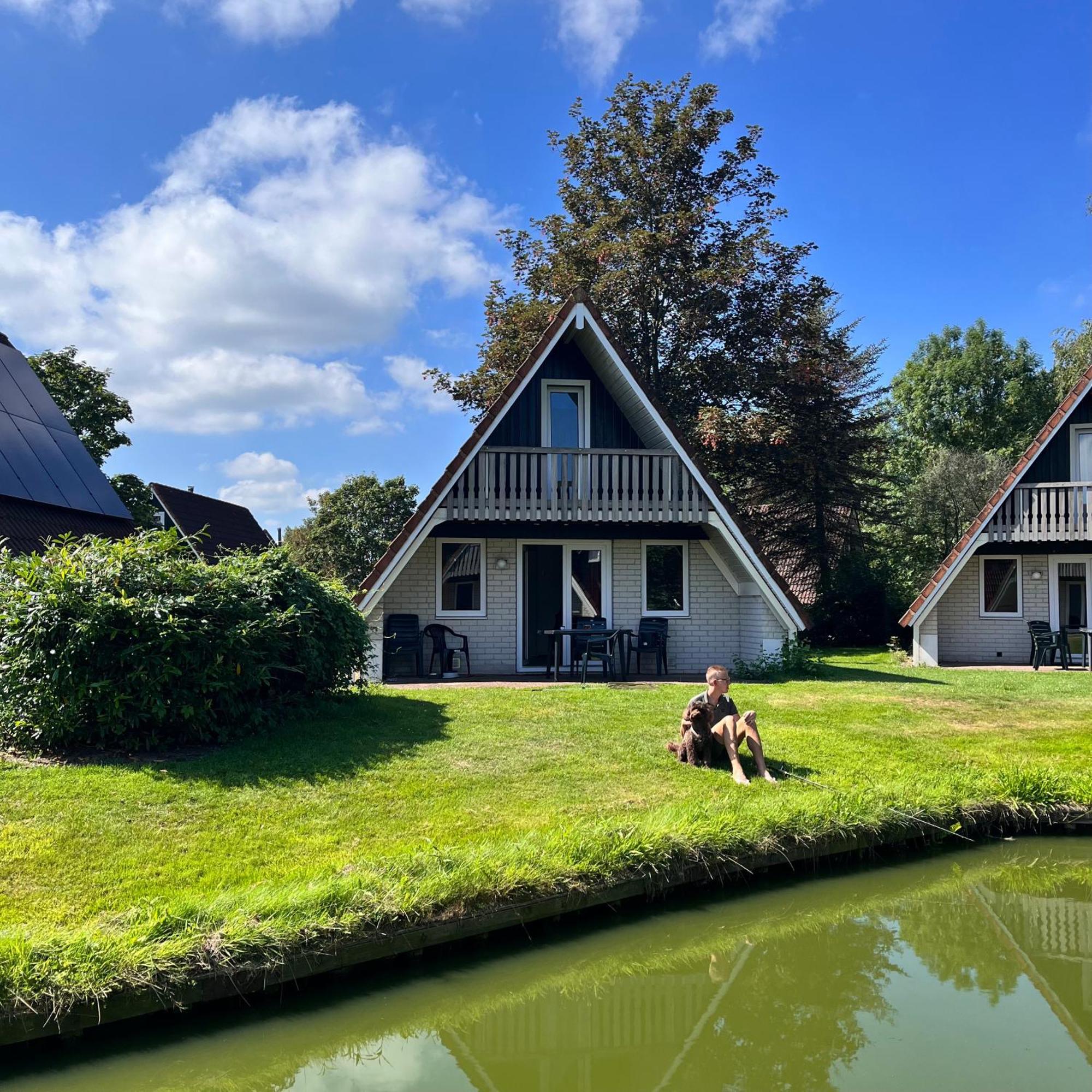 Vakantiepunt 142 - Moderne Vakantiewoning Aan Het Water! Gramsbergen المظهر الخارجي الصورة