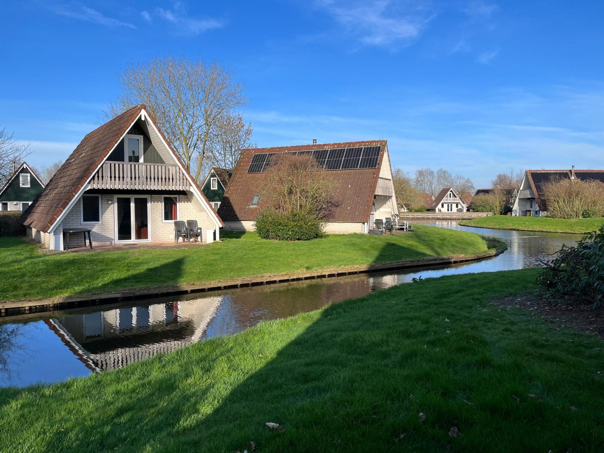 Vakantiepunt 142 - Moderne Vakantiewoning Aan Het Water! Gramsbergen المظهر الخارجي الصورة